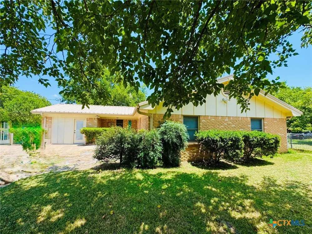 105 Curry Drive Gatesville, TX 76528