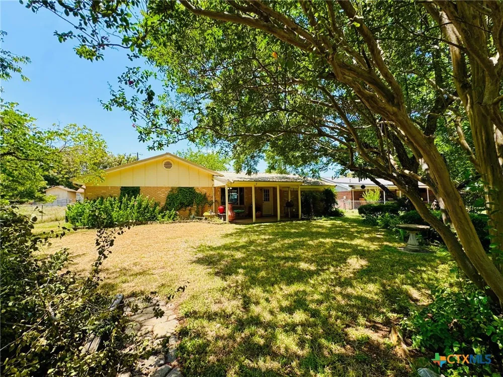 105 Curry Drive Gatesville, TX 76528