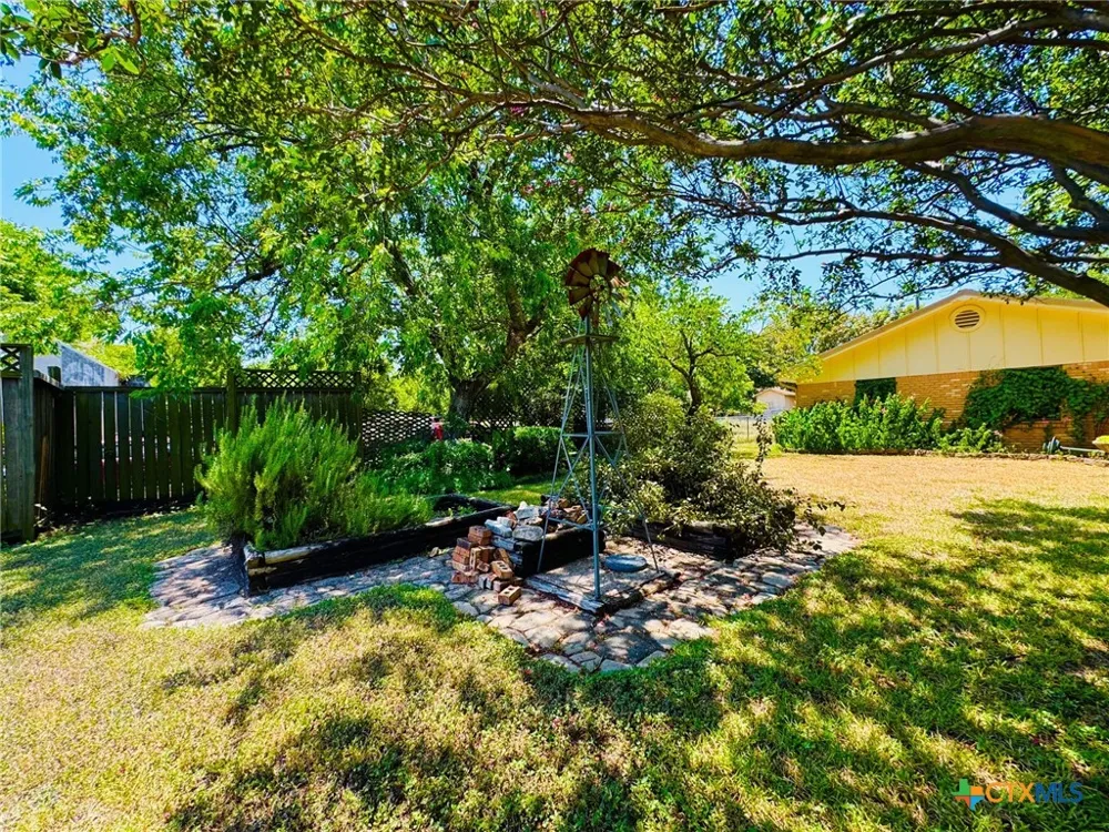 105 Curry Drive Gatesville, TX 76528