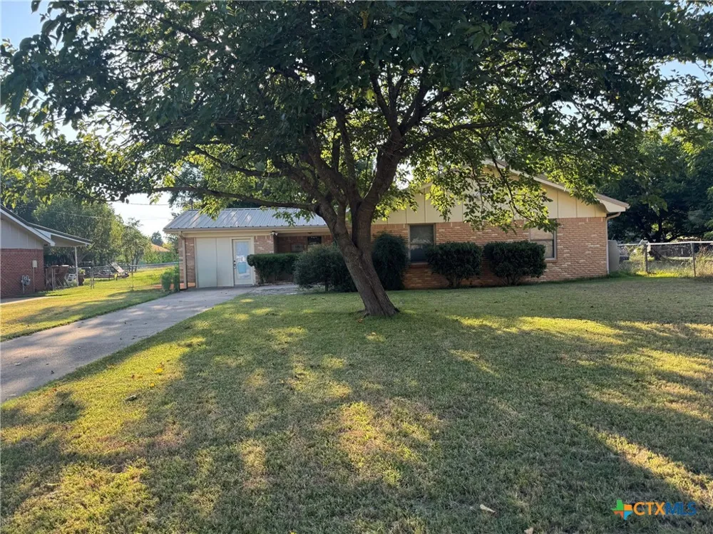 105 Curry Drive Gatesville, TX 76528