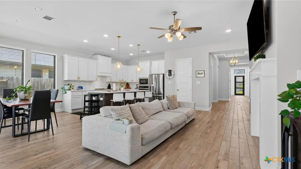 613 Meade Street New Braunfels, TX 78132
