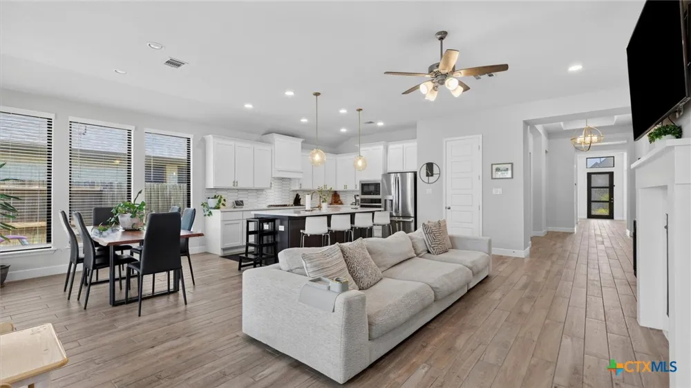 613 Meade Street New Braunfels, TX 78132