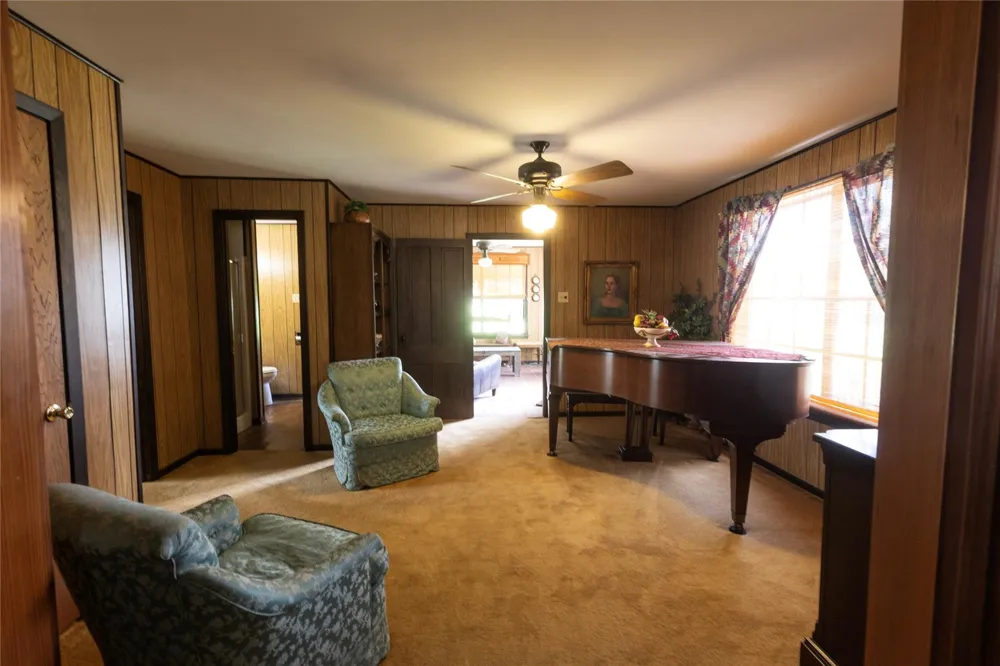 4721 Andreas Road Round Top, TX 78954