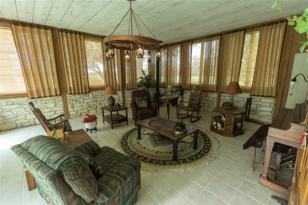 4721 Andreas Road Round Top, TX 78954