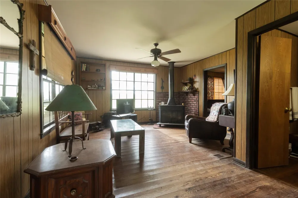 4721 Andreas Road Round Top, TX 78954