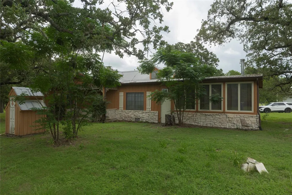 4721 Andreas Road Round Top, TX 78954