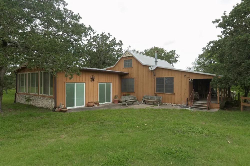 4721 Andreas Road Round Top, TX 78954