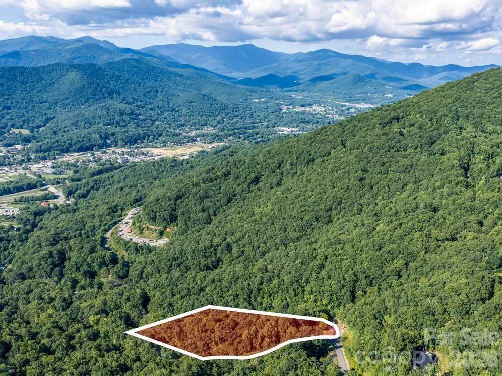 1230 Arborcrest Way Swannanoa, NC 28778