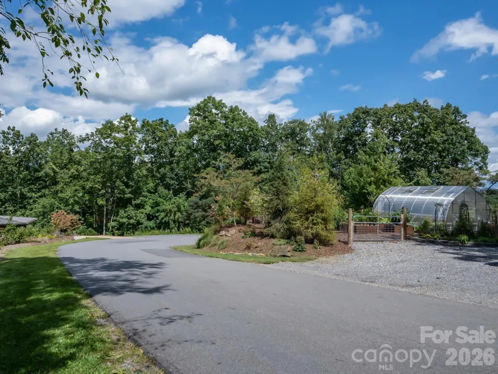 1230 Arborcrest Way Swannanoa, NC 28778