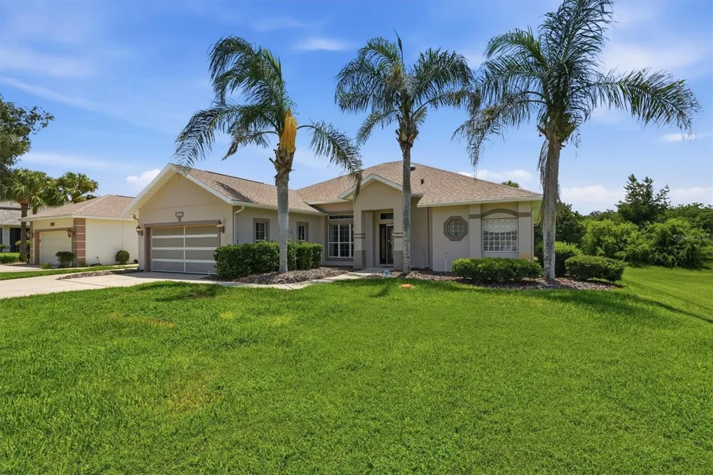 6042 LANDINGS BOULEVARD Lady Lake, FL 32159