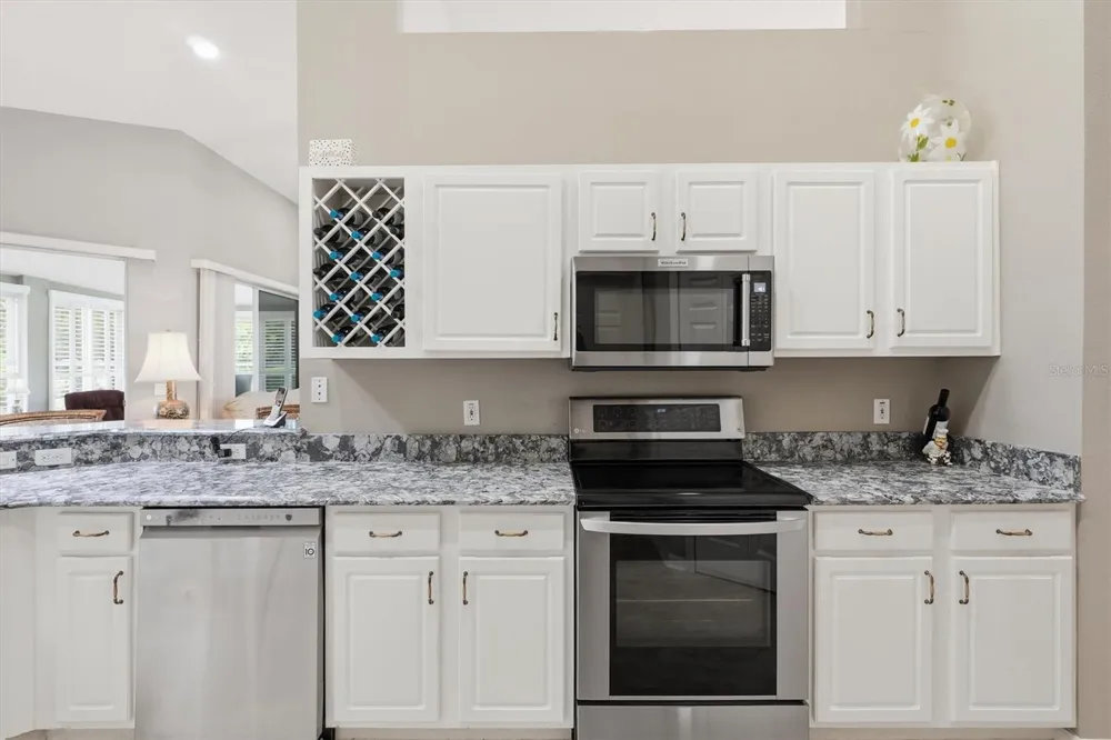 6042 LANDINGS BOULEVARD Lady Lake, FL 32159
