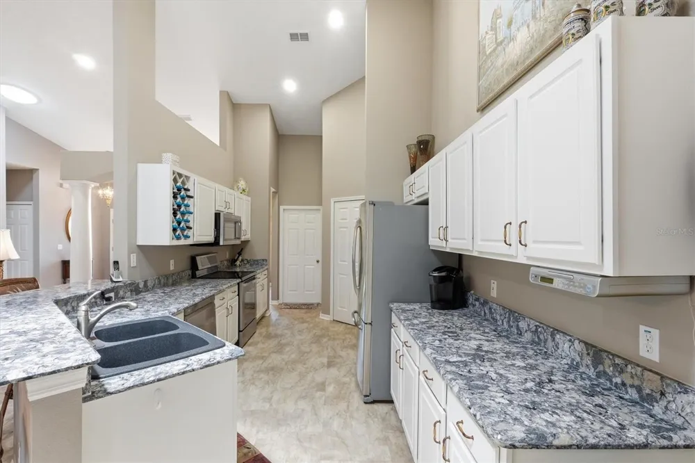 6042 LANDINGS BOULEVARD Lady Lake, FL 32159