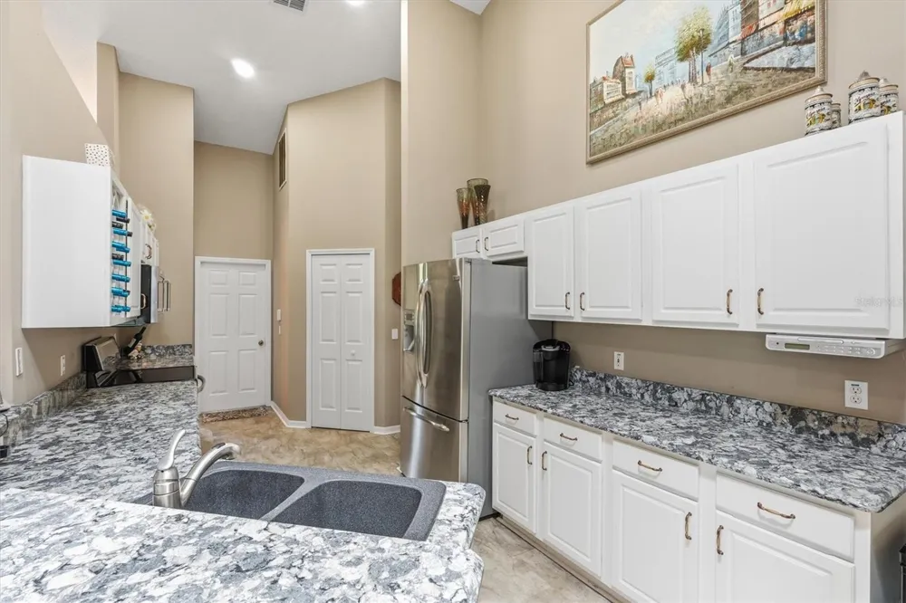 6042 LANDINGS BOULEVARD Lady Lake, FL 32159