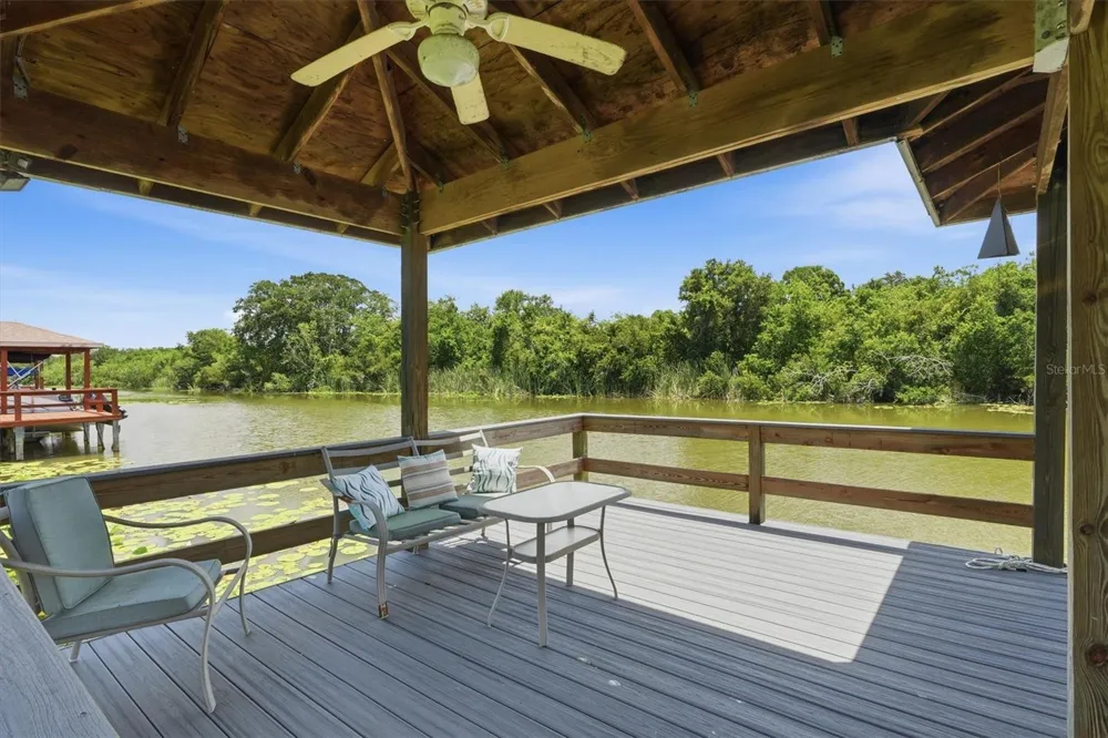 6042 LANDINGS BOULEVARD Lady Lake, FL 32159