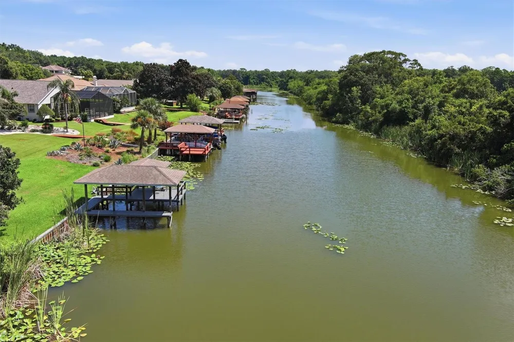 6042 LANDINGS BOULEVARD Lady Lake, FL 32159