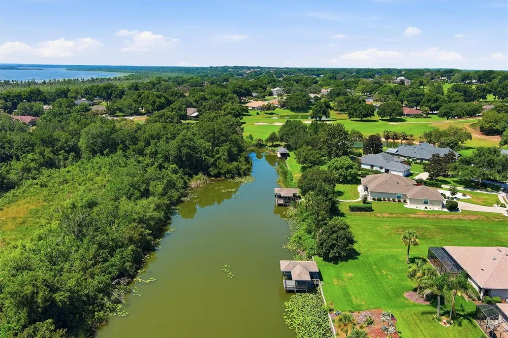 6042 LANDINGS BOULEVARD Lady Lake, FL 32159