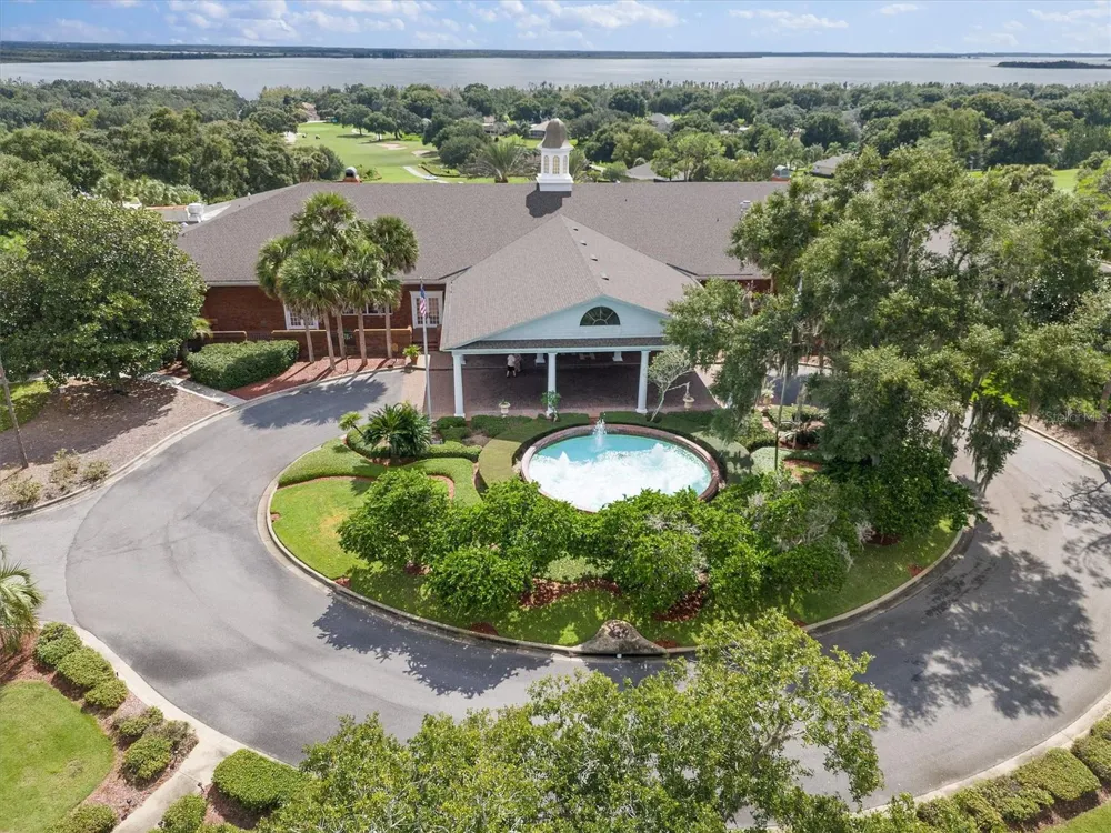 6042 LANDINGS BOULEVARD Lady Lake, FL 32159