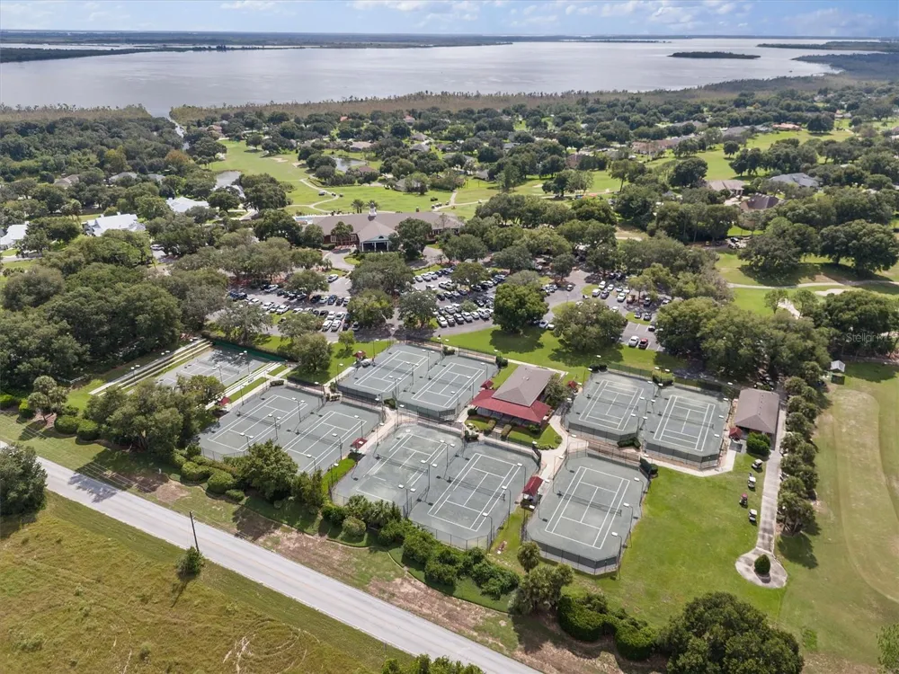 6042 LANDINGS BOULEVARD Lady Lake, FL 32159