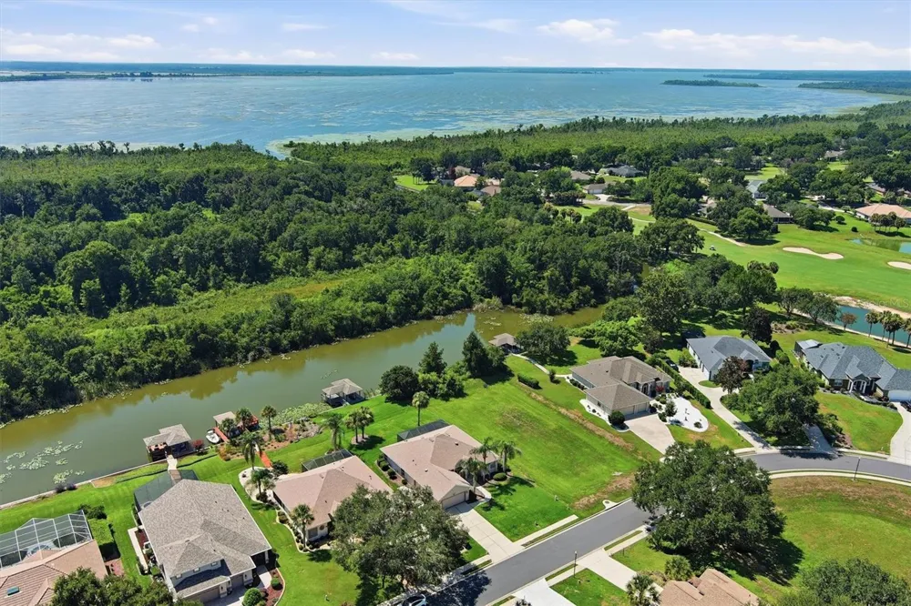 6042 LANDINGS BOULEVARD Lady Lake, FL 32159