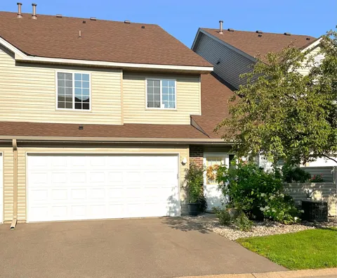 2352 Oakridge Circle