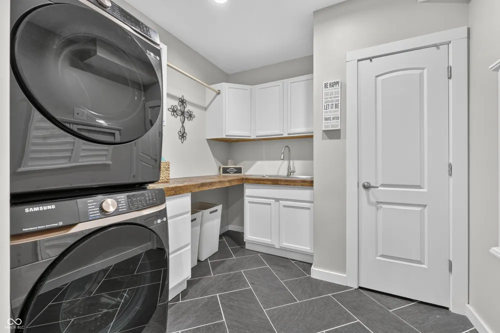 13082 Knights Way Fishers, IN 46037