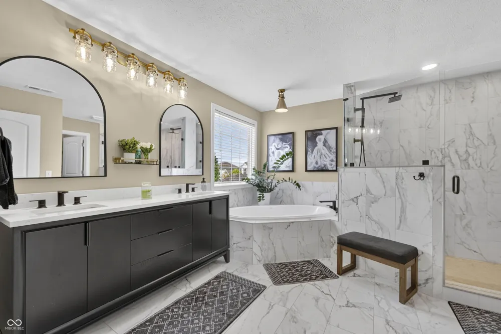 13082 Knights Way Fishers, IN 46037