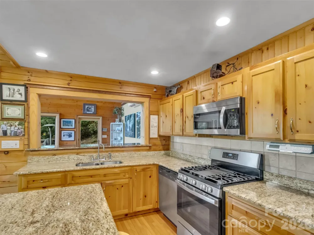 12 Signal Ridge Sylva, NC 28779