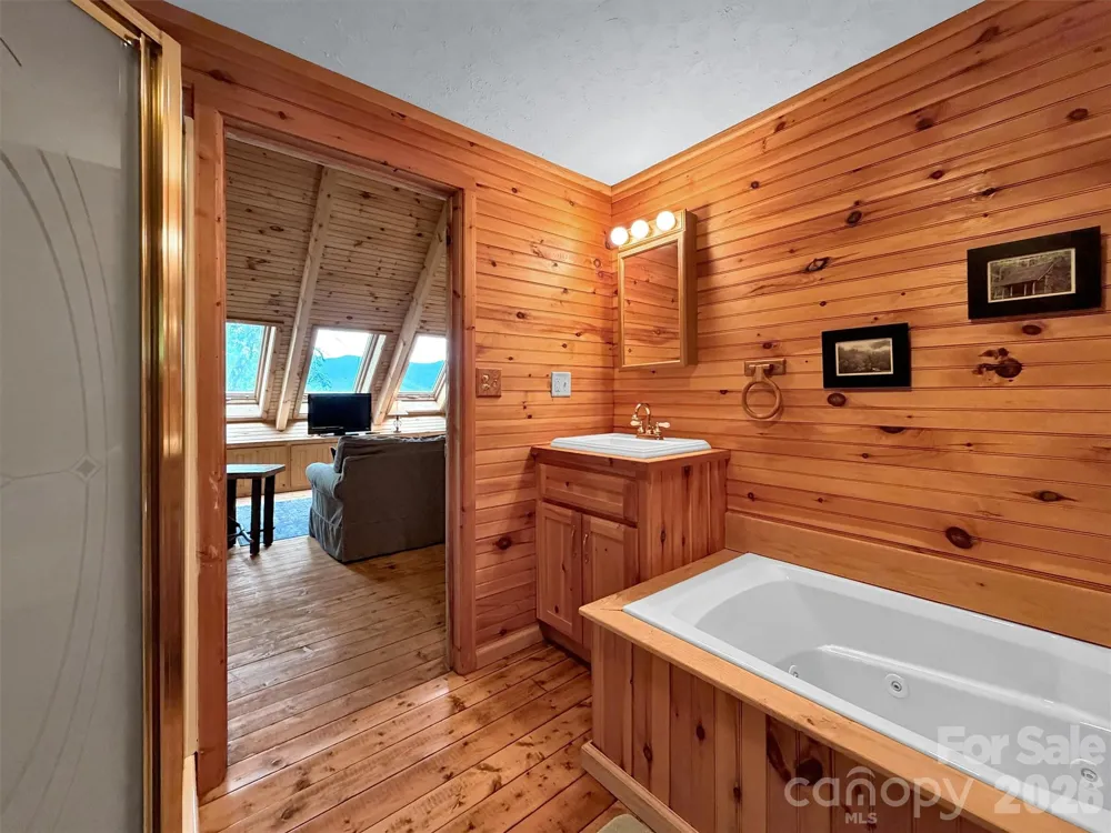 12 Signal Ridge Sylva, NC 28779