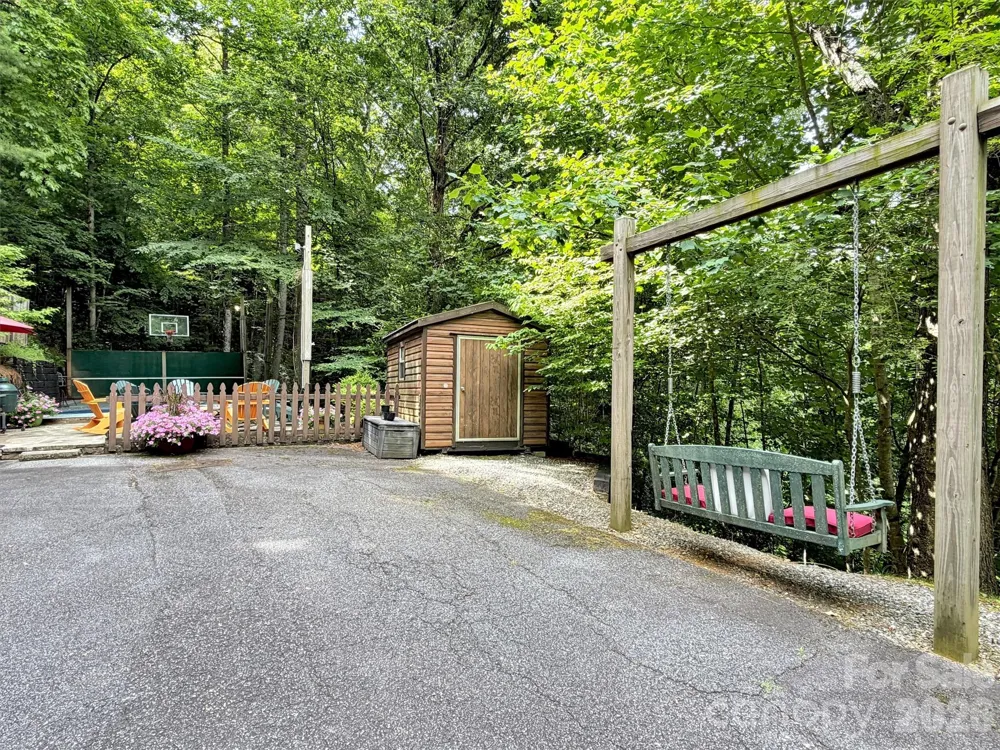 12 Signal Ridge Sylva, NC 28779