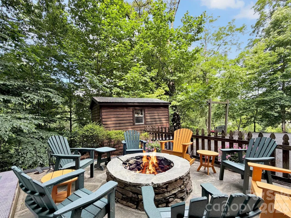 12 Signal Ridge Sylva, NC 28779