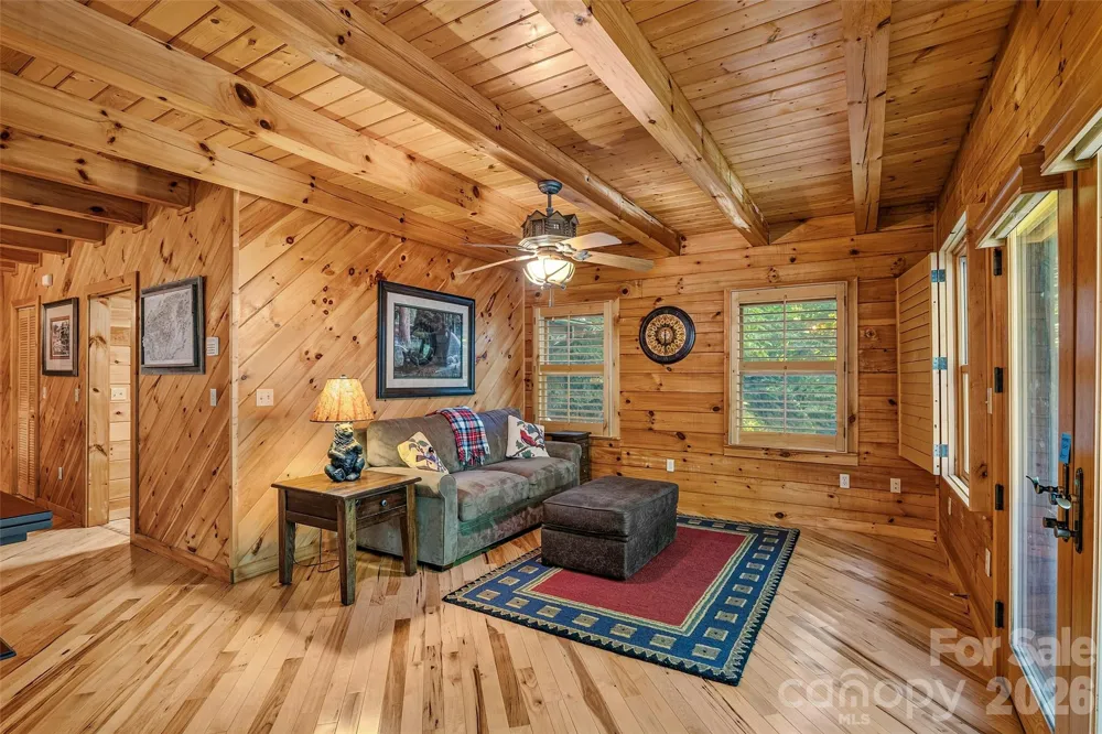 1482 Howard Moore Road Hot Springs, NC 28743