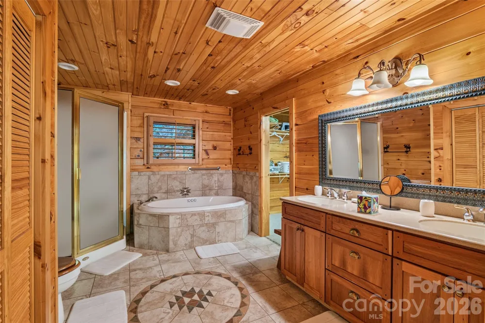 1482 Howard Moore Road Hot Springs, NC 28743