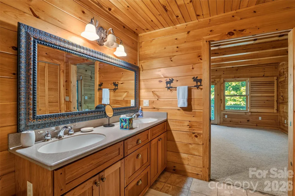 1482 Howard Moore Road Hot Springs, NC 28743