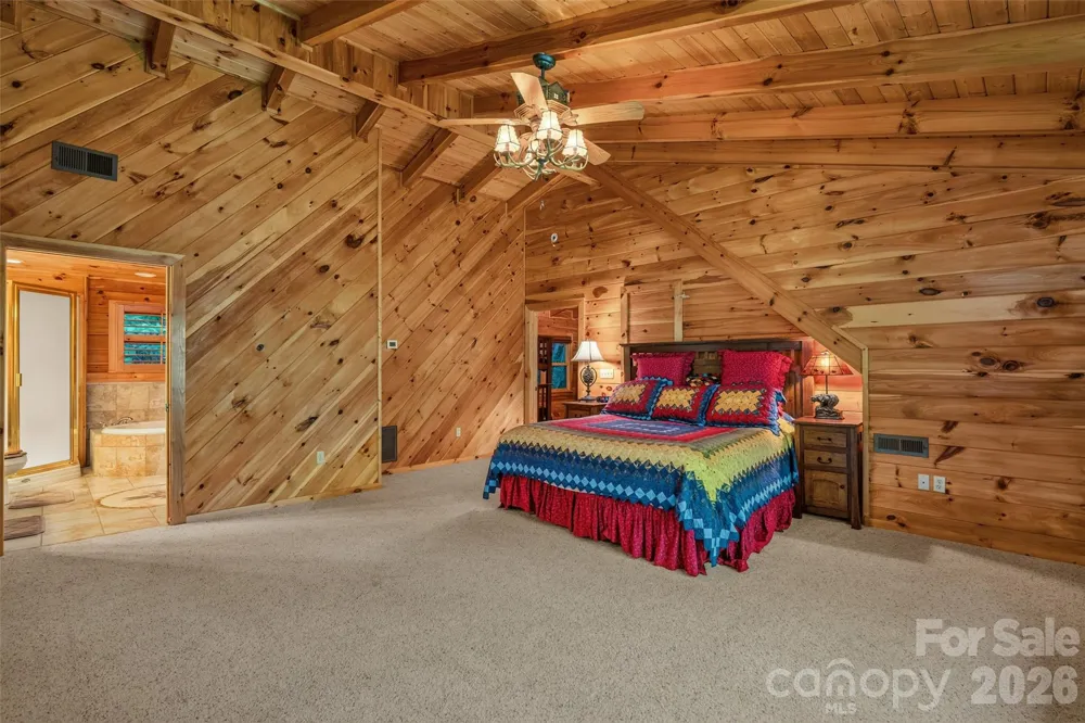 1482 Howard Moore Road Hot Springs, NC 28743