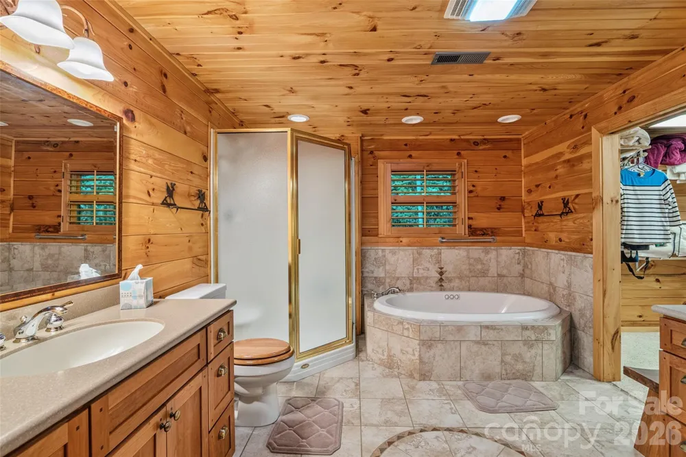1482 Howard Moore Road Hot Springs, NC 28743