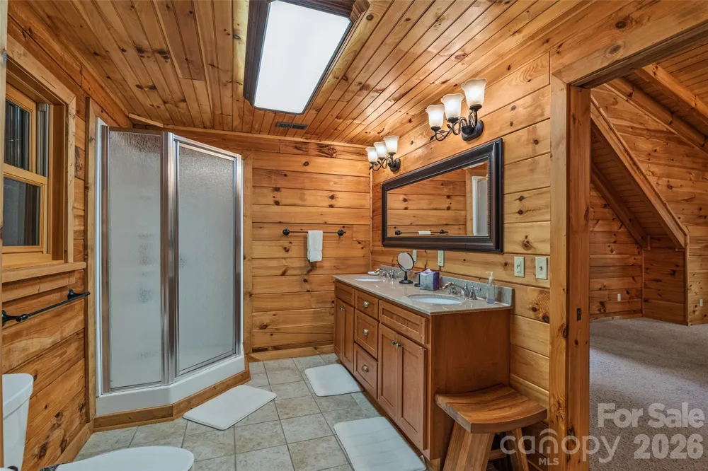 1482 Howard Moore Road Hot Springs, NC 28743