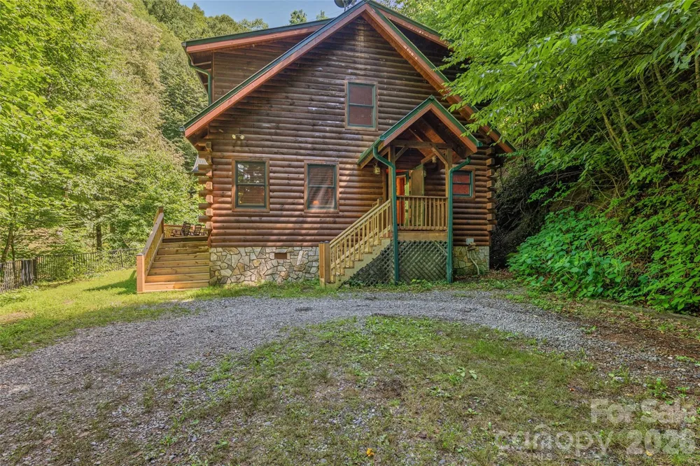 1482 Howard Moore Road Hot Springs, NC 28743
