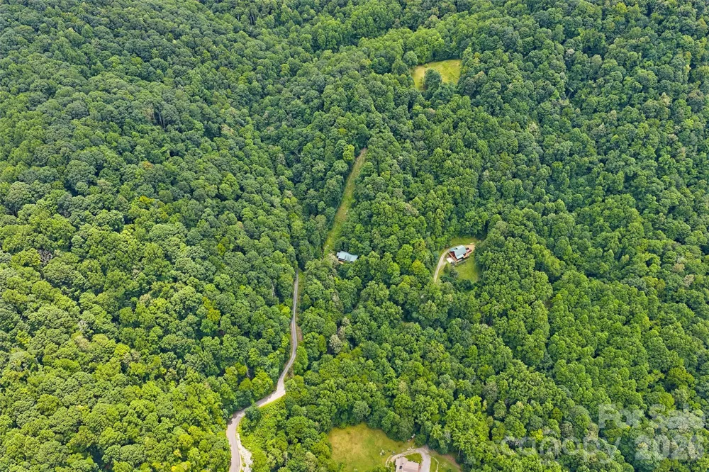 1482 Howard Moore Road Hot Springs, NC 28743