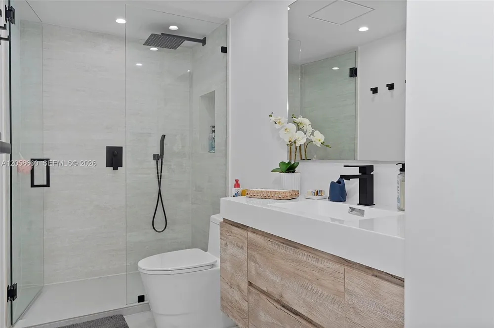 1111 Crandon Blvd #A501 Key Biscayne, FL 33149