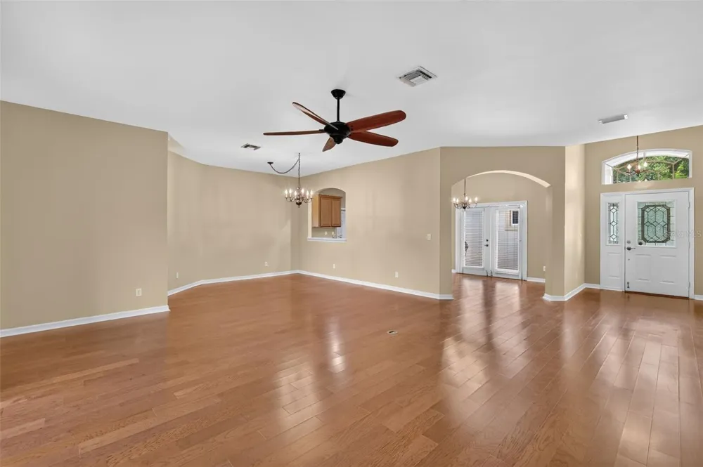 5809 BOUNTY CIRCLE Tavares, FL 32778