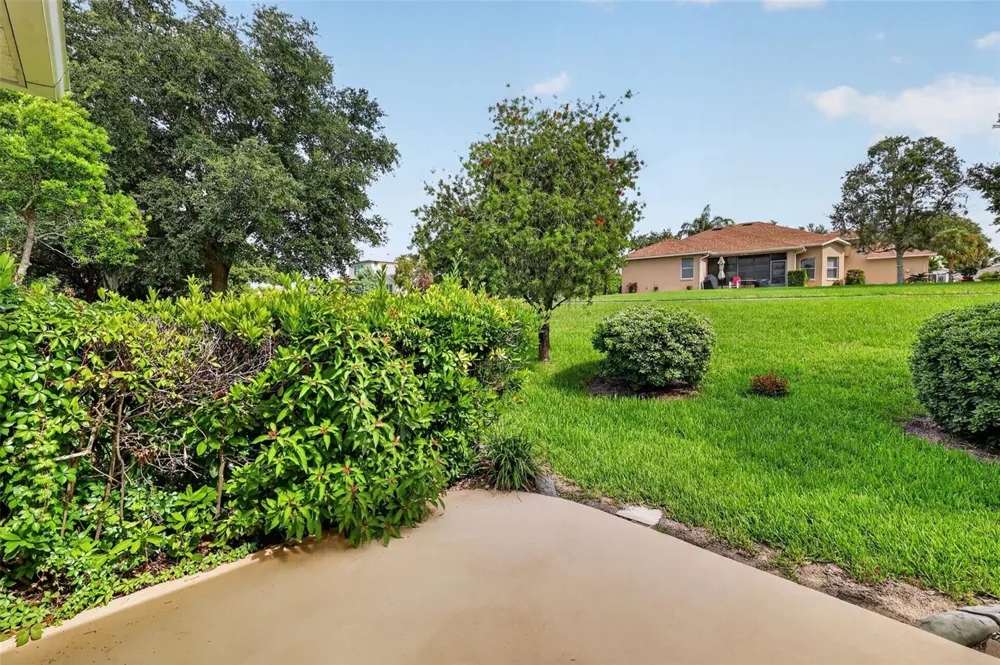 5809 BOUNTY CIRCLE Tavares, FL 32778