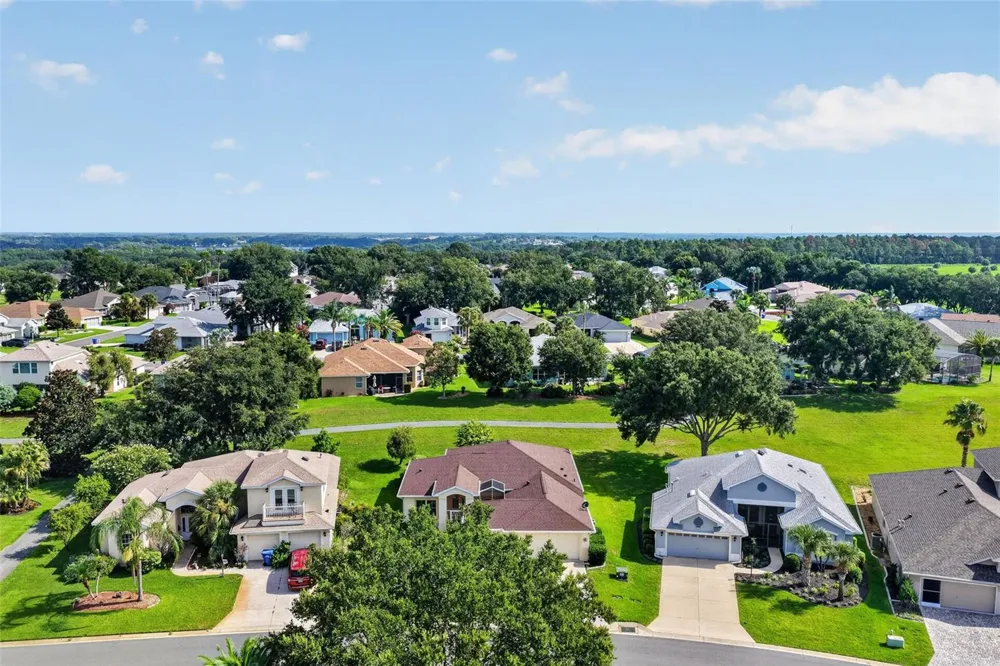 5809 BOUNTY CIRCLE Tavares, FL 32778