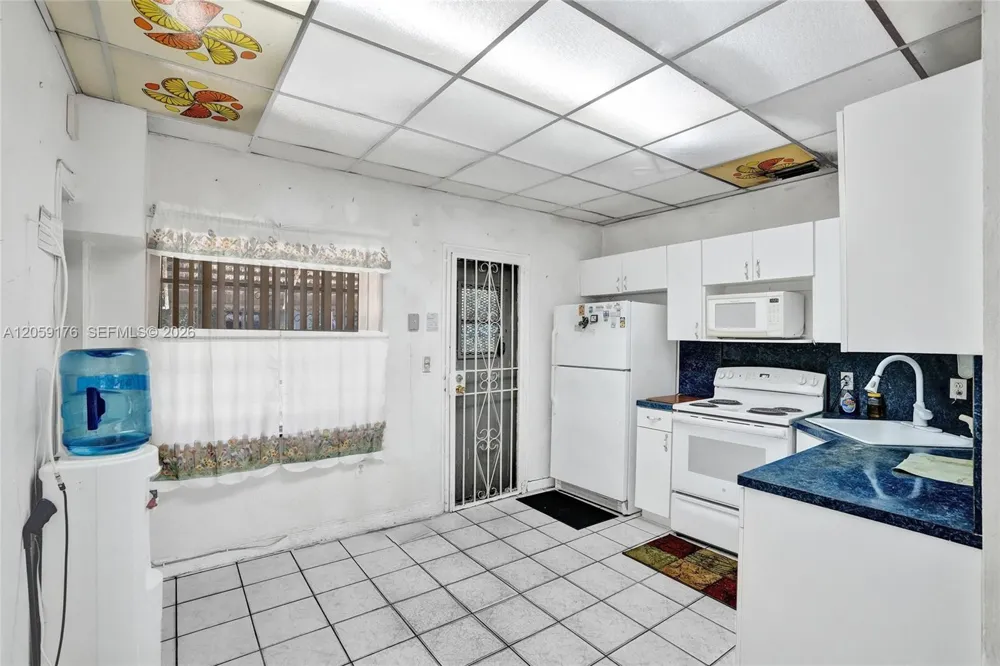 2145 NW 124th St Miami, FL 33167