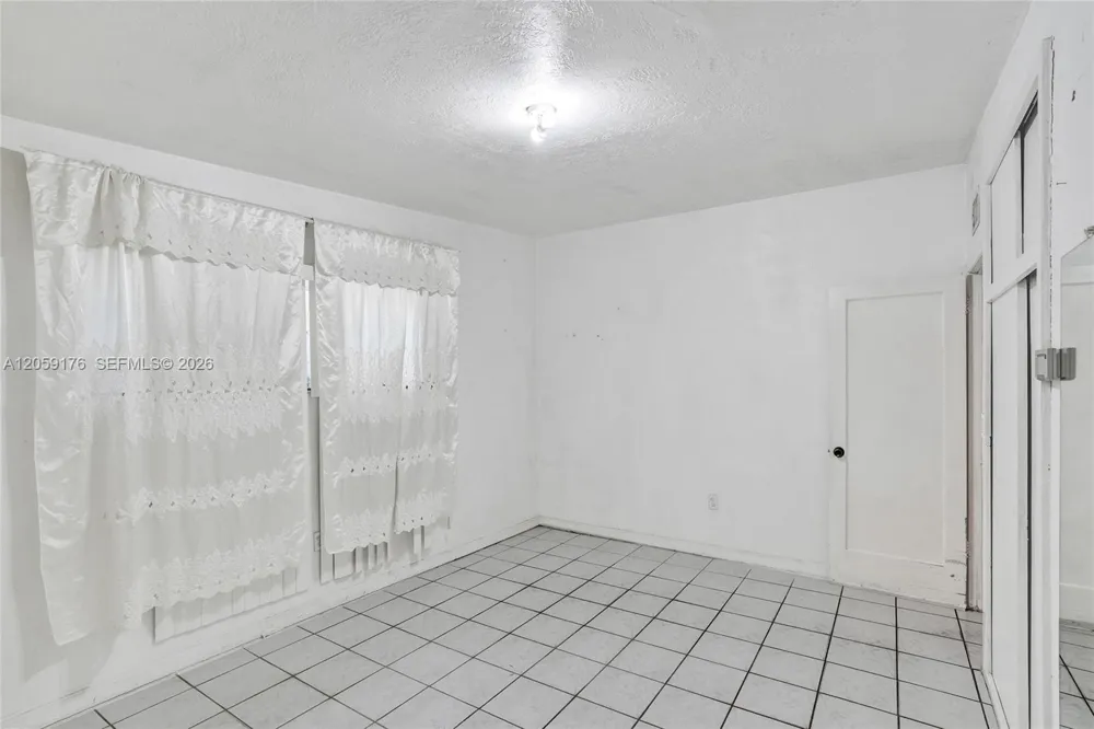 2145 NW 124th St Miami, FL 33167