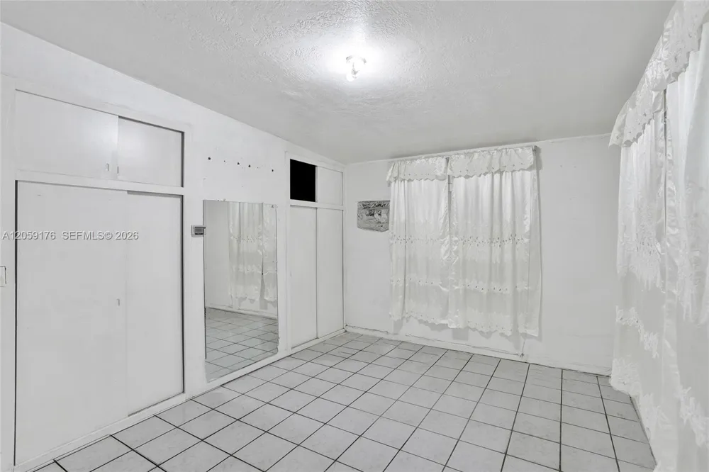 2145 NW 124th St Miami, FL 33167