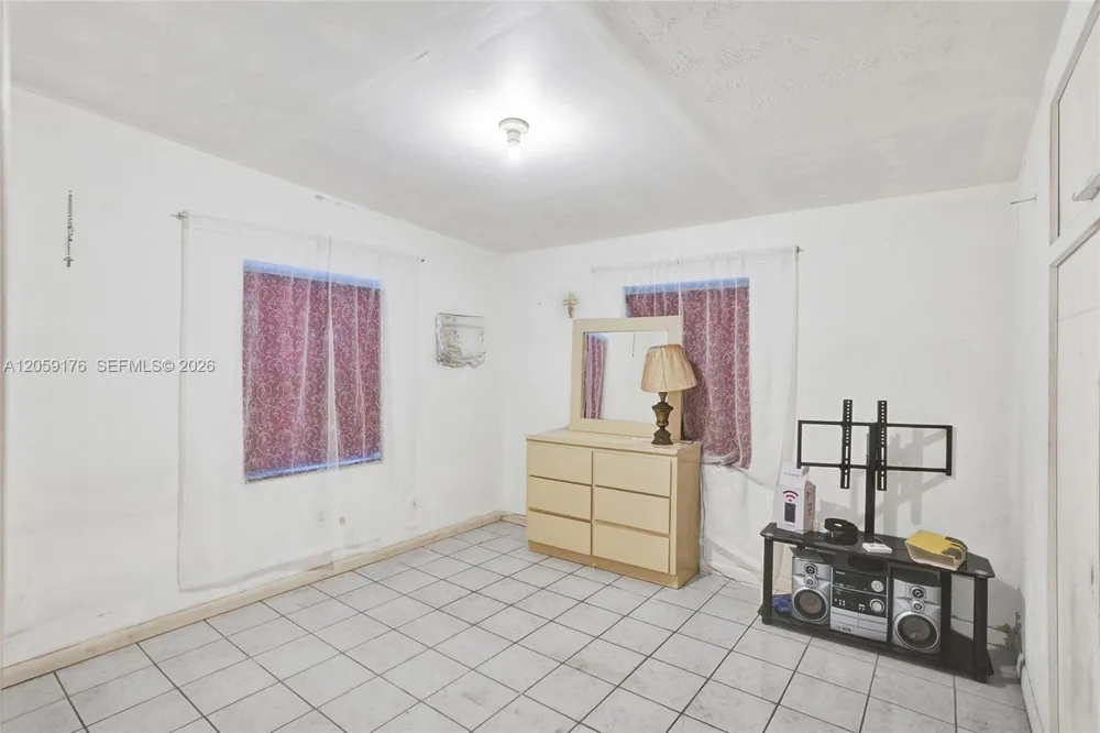 2145 NW 124th St Miami, FL 33167