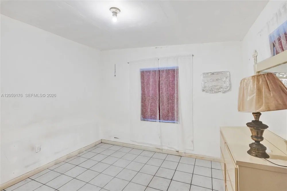 2145 NW 124th St Miami, FL 33167
