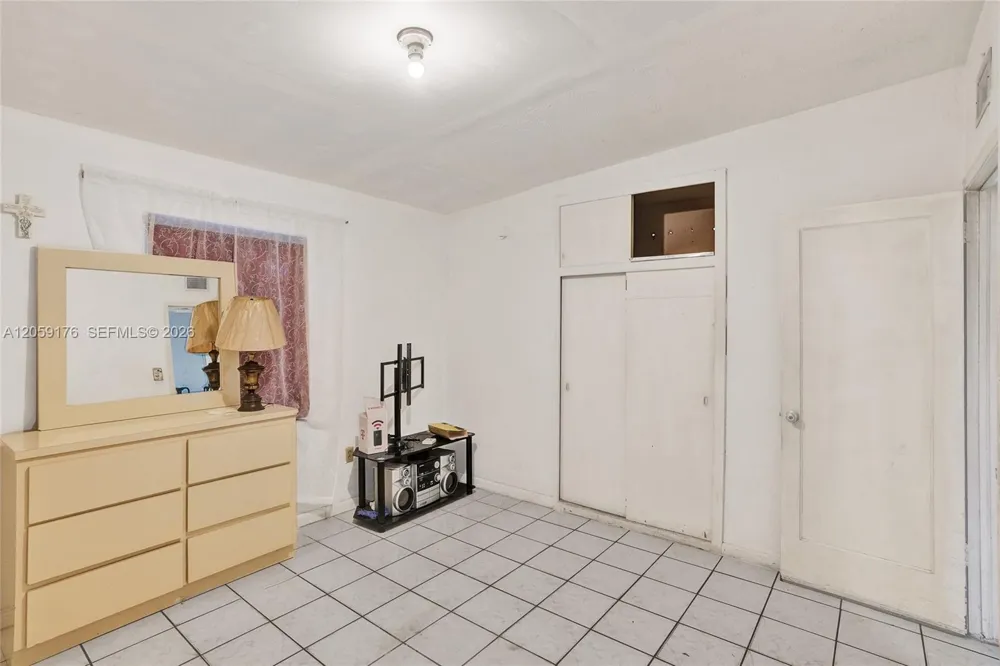 2145 NW 124th St Miami, FL 33167