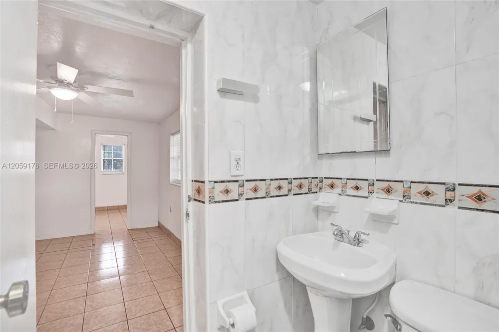 2145 NW 124th St Miami, FL 33167