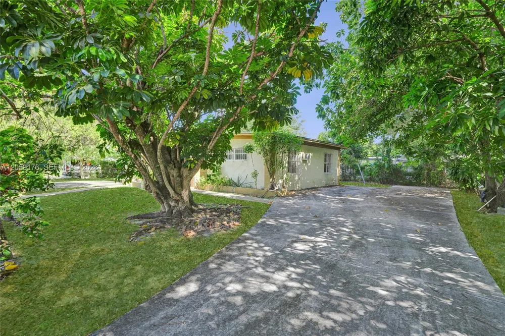 2145 NW 124th St Miami, FL 33167